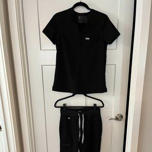 FIGS Scrub Set, XS Catarina Top, XS Petite Zamora Bottom, Black
